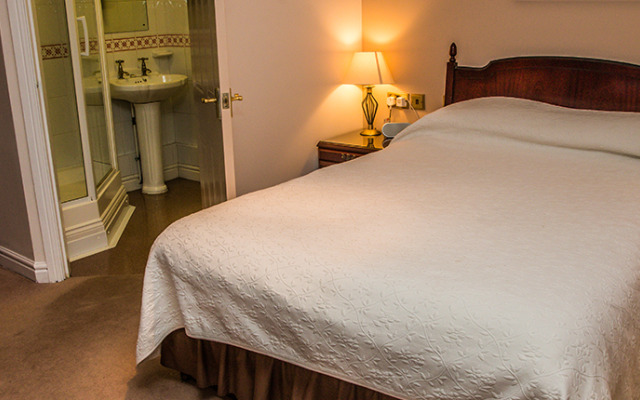 The Old Fourpenny Shop Hotel