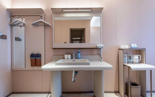 Hanting Express Shanghai Hongqiao Huqingping Road