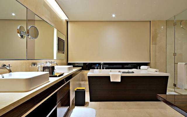 Renaissance Bangkok Ratchaprasong Hotel