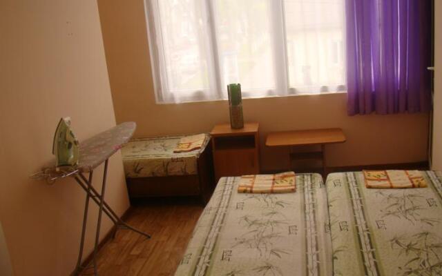 Na Shevshenko Guest House
