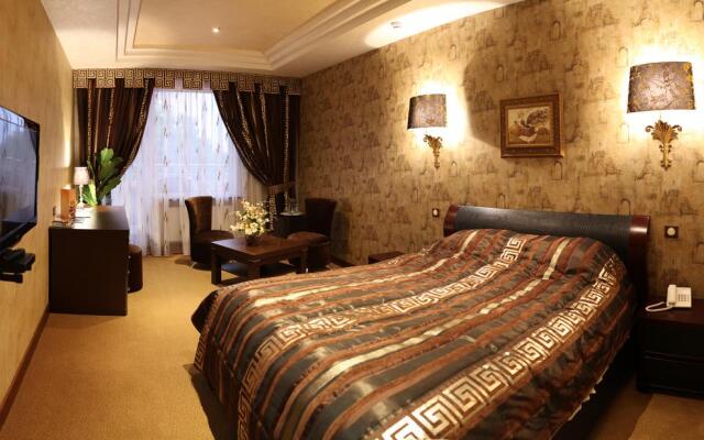 Nadiya Hotel