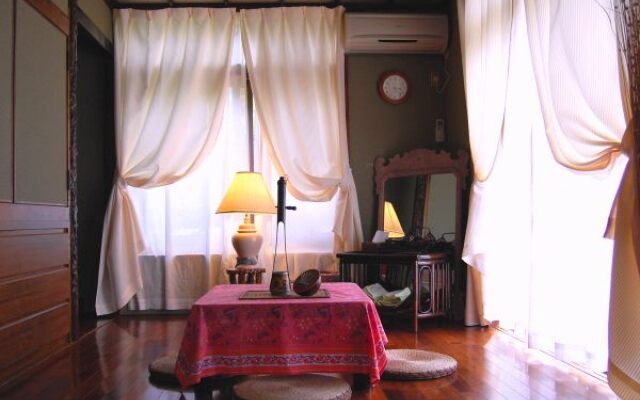 Milk-ya Guest House