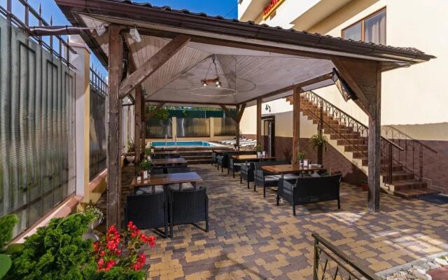 Yuzhniy Polus Guest House