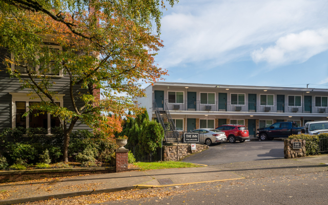 Park Lane Suites and Inn