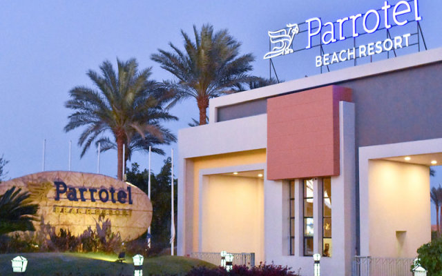 Отель Parrotel Beach Resort