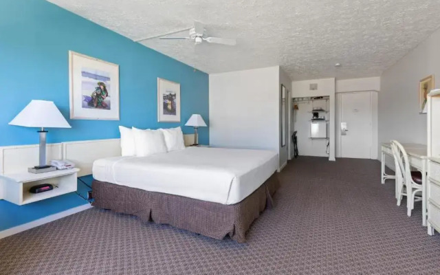 Maui Seaside Hotel