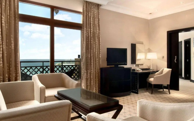 1 bedroom premium suite beach front — фото 3