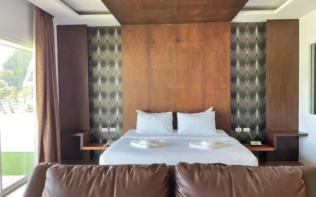 Phi Phi Cliff Beach Resort