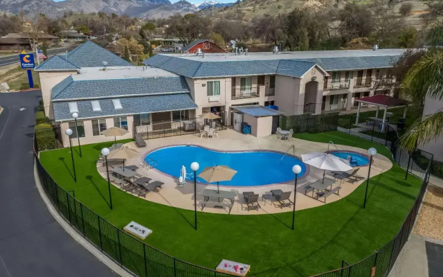 Comfort Inn & Suites Sequoia/Kings Canyon