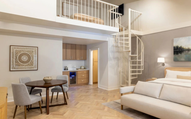 Garden District Hotel