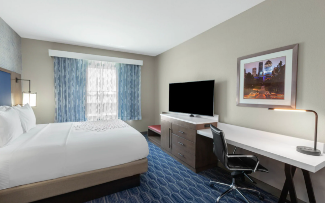 La Quinta Inn & Suites by Wyndham Houston Channelview