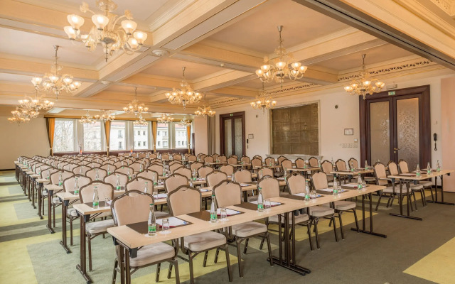 Grand Hotel International
