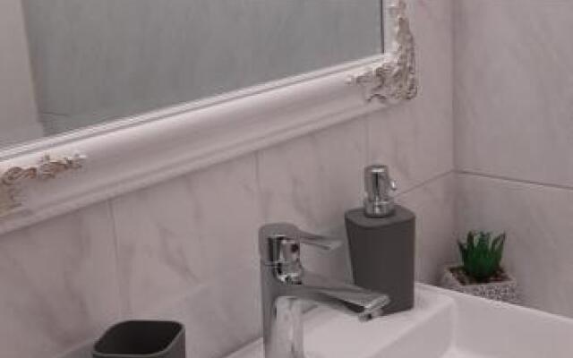 Flora Rooms & Apartments
