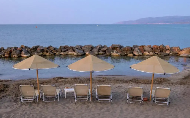 Отель Eri Beach