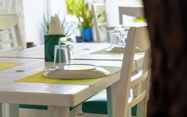 Vaali Maldives Island Escapes & Dive Guest House