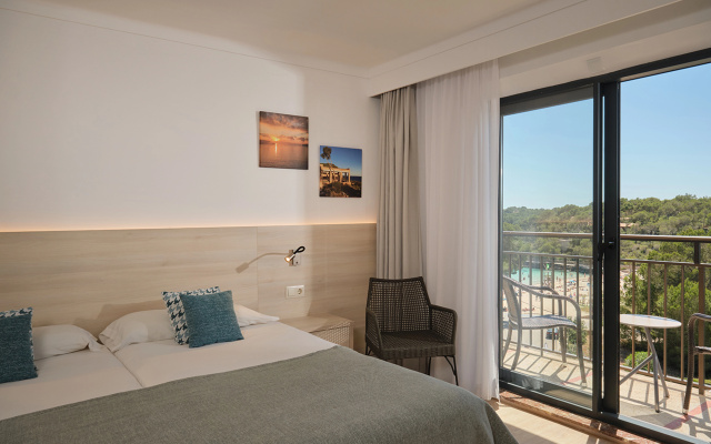 Hotel Playa Mondrago