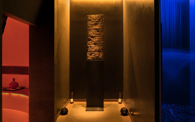 Claris  & Spa 5GL, a Small Luxury s of the World