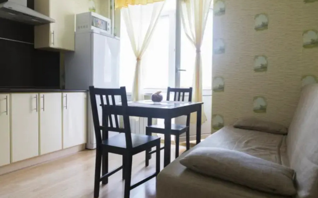 5-Ya Proseka Apartments