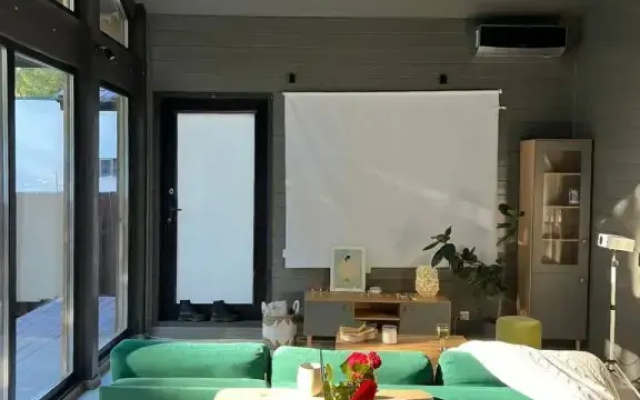Dom S Panoramnymi Oknami I Vidom Na Les Privat House