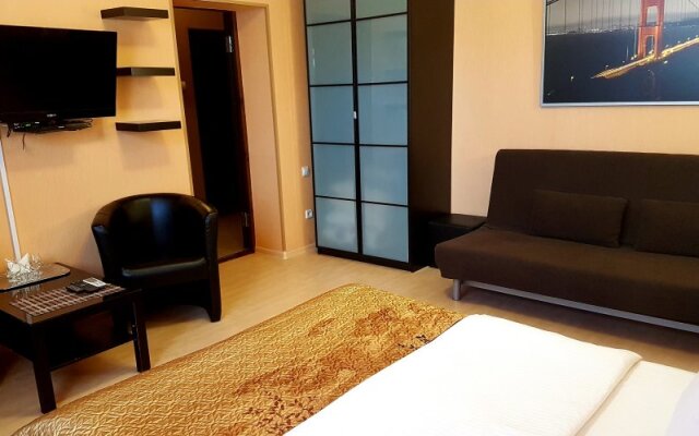 Parallel Hotel