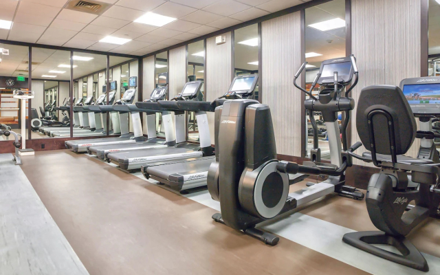 Отель Skybridge Seattle Airport