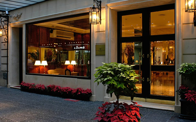 Melia Recoleta Plaza