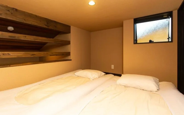 East No. 102 with 8 Japanese Futons room 사진 1