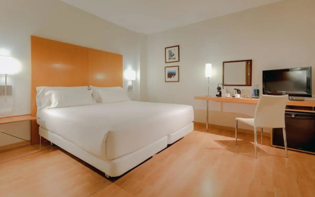 Catalonia Barcelona Beach Hotel 