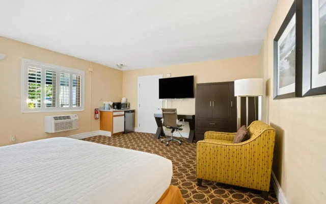 Marin Suites Hotel