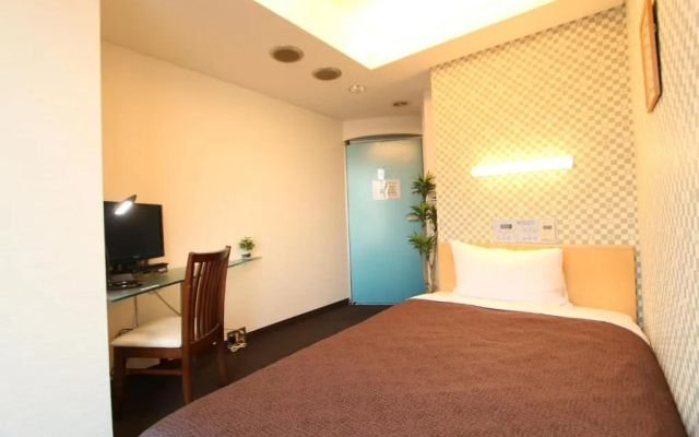 Livemax Budget Korakuen Hotel
