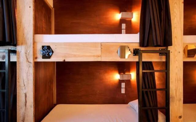 Jet's Hostel