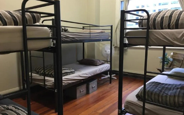 Surf 'N' Snow Backpackers - Hostel