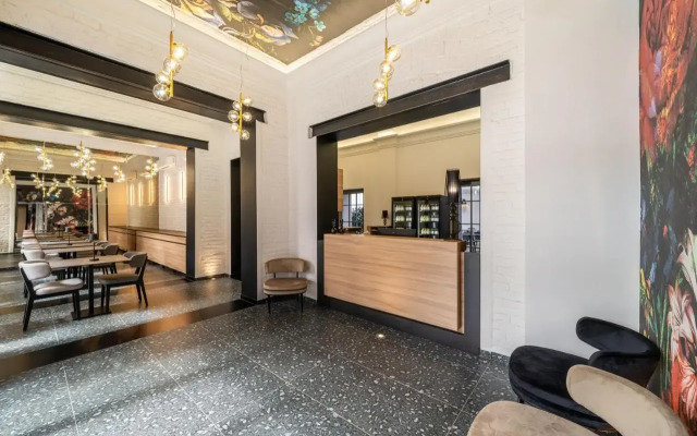 Urban Hotel