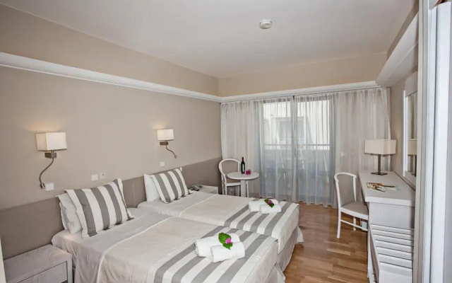 Pearl Beach Hotel