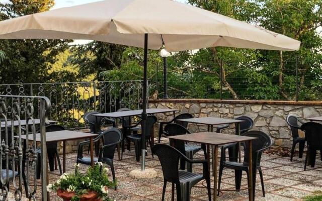 Agriturismo Villa Godenano - Pool & Restaurant