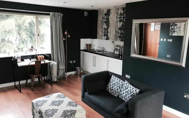 Oaklands Hotel