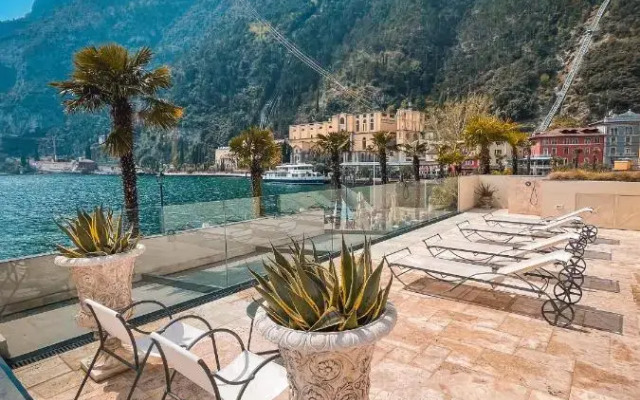Bellavista Lakefront Hotel & Apartments