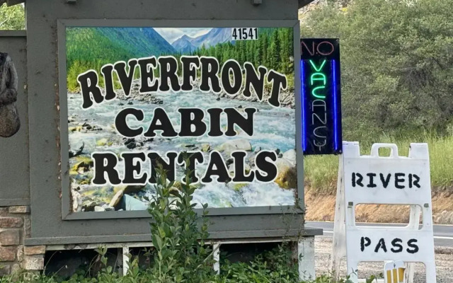 Sequoia Riverfront Cabins