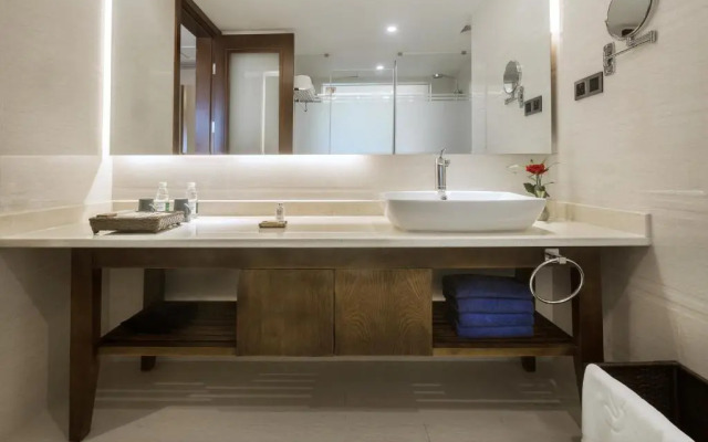 Yalong Bay Villas & Spa