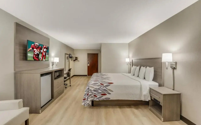 Red Roof Inn & Suites Newport – Middletown, RI