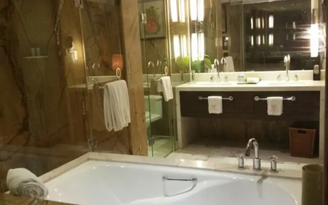 King Royal Hotel Yunfu