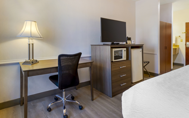 Best Western Plus South Hill Inn