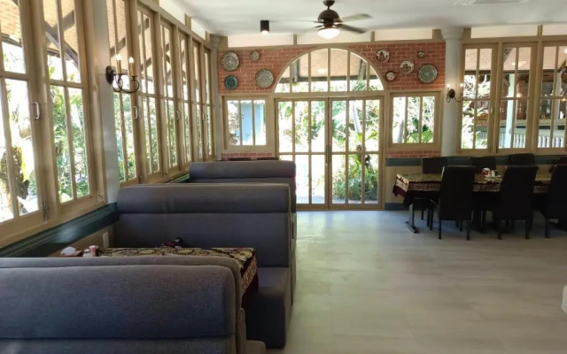 Let's Hyde Pattaya Resort & Villas
