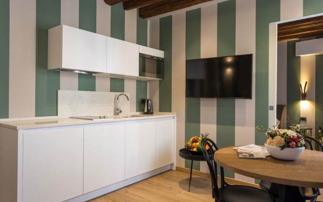Double room (full double bed)