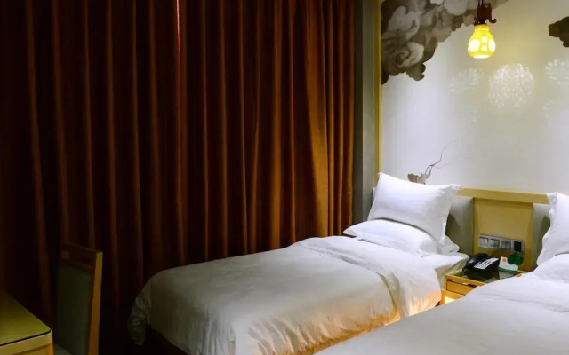 XingHe Business Hotel (Railway Station & Yuexiu Park Branch)