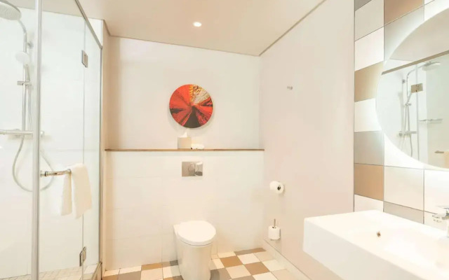 Hampton By Hilton Sandton Grayston