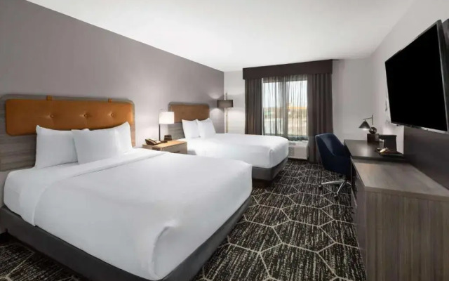 La Quinta Inn & Suites by Wyndham Meridian