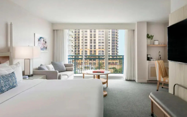The Singer Oceanfront Resort, Curio Collection by Hilton