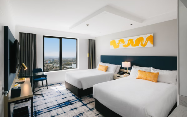 voco Gold Coast by IHG