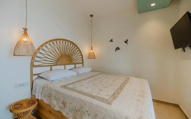 Delfini Beach Hotel